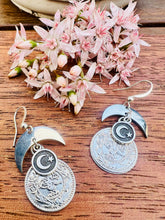 Load image into Gallery viewer, Moon Of Fortune