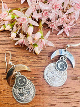 Load image into Gallery viewer, Moon Of Fortune
