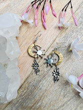 Load image into Gallery viewer, Sun Beam Earrings
